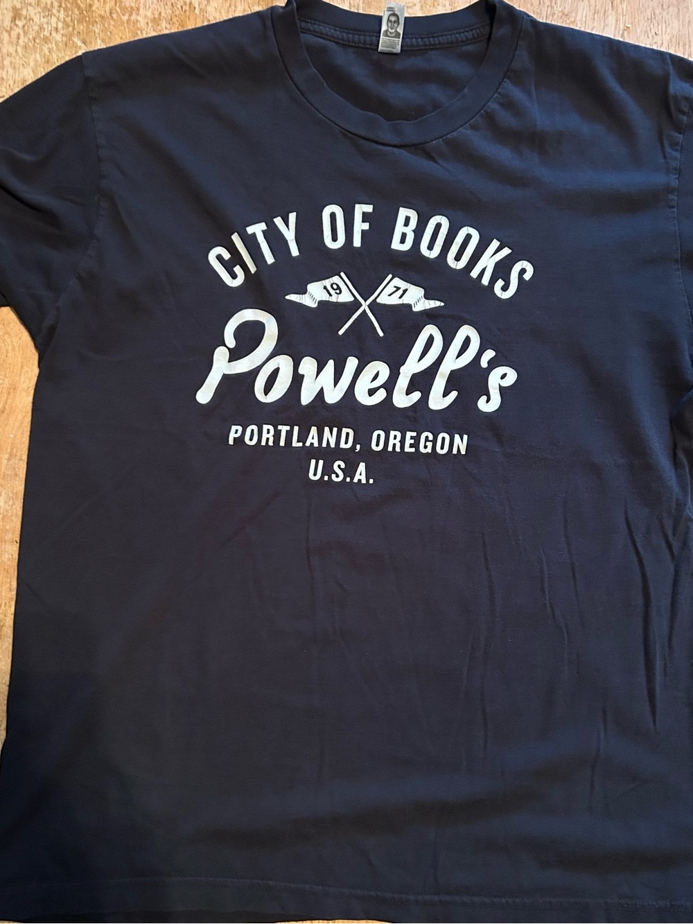 Black T-Shirt - Powell’s City of Books XL